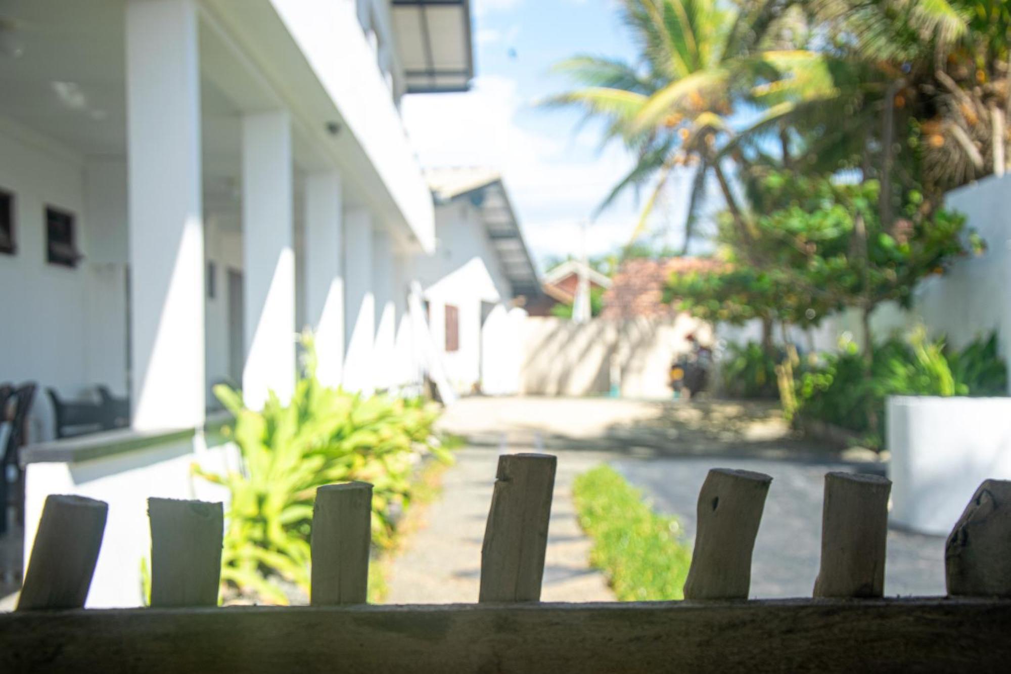 Sailors' Bay Bed & Breakfast Hikkaduwa Luaran gambar