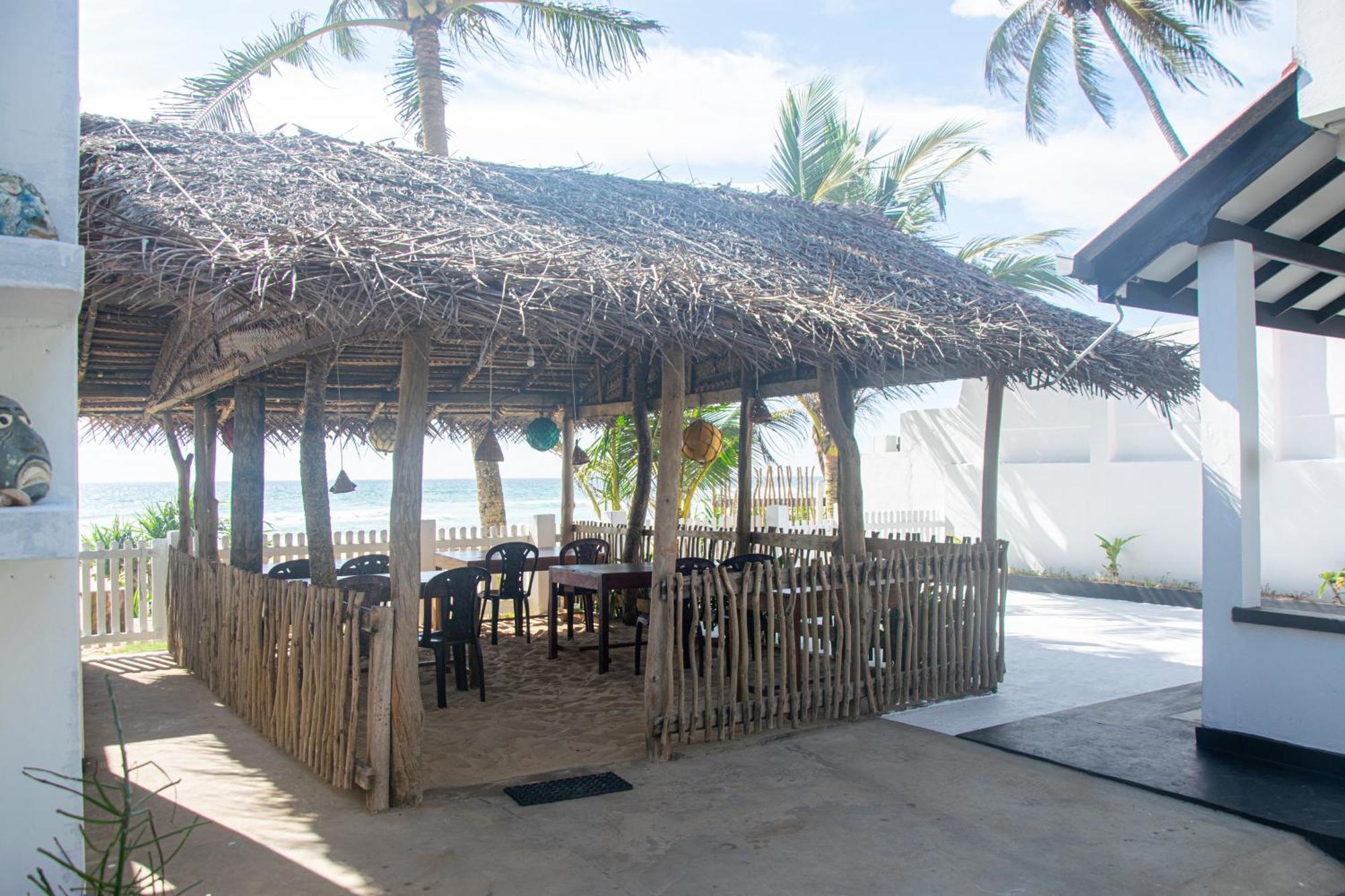 Sailors' Bay Bed & Breakfast Hikkaduwa Luaran gambar