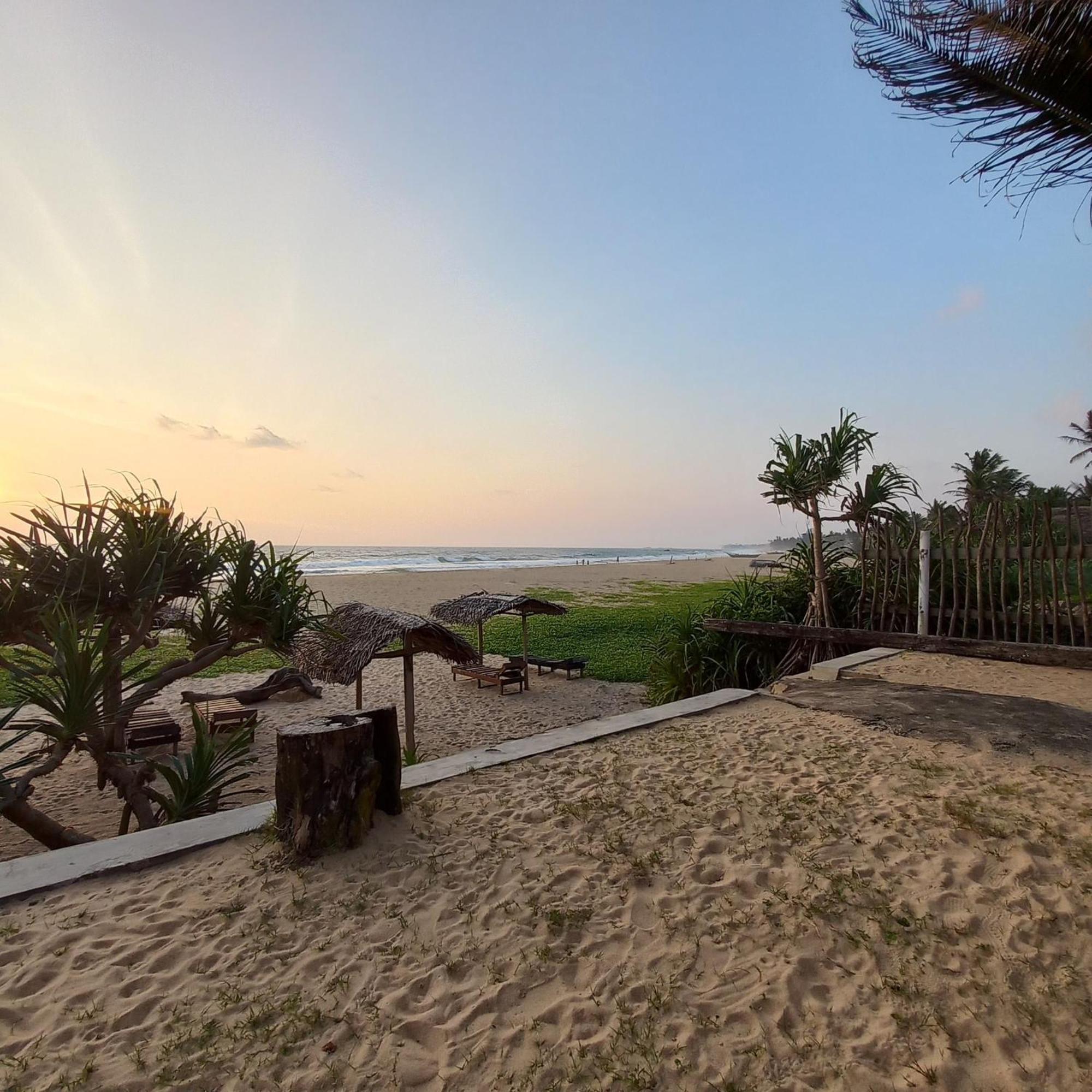 Sailors' Bay Bed & Breakfast Hikkaduwa Luaran gambar