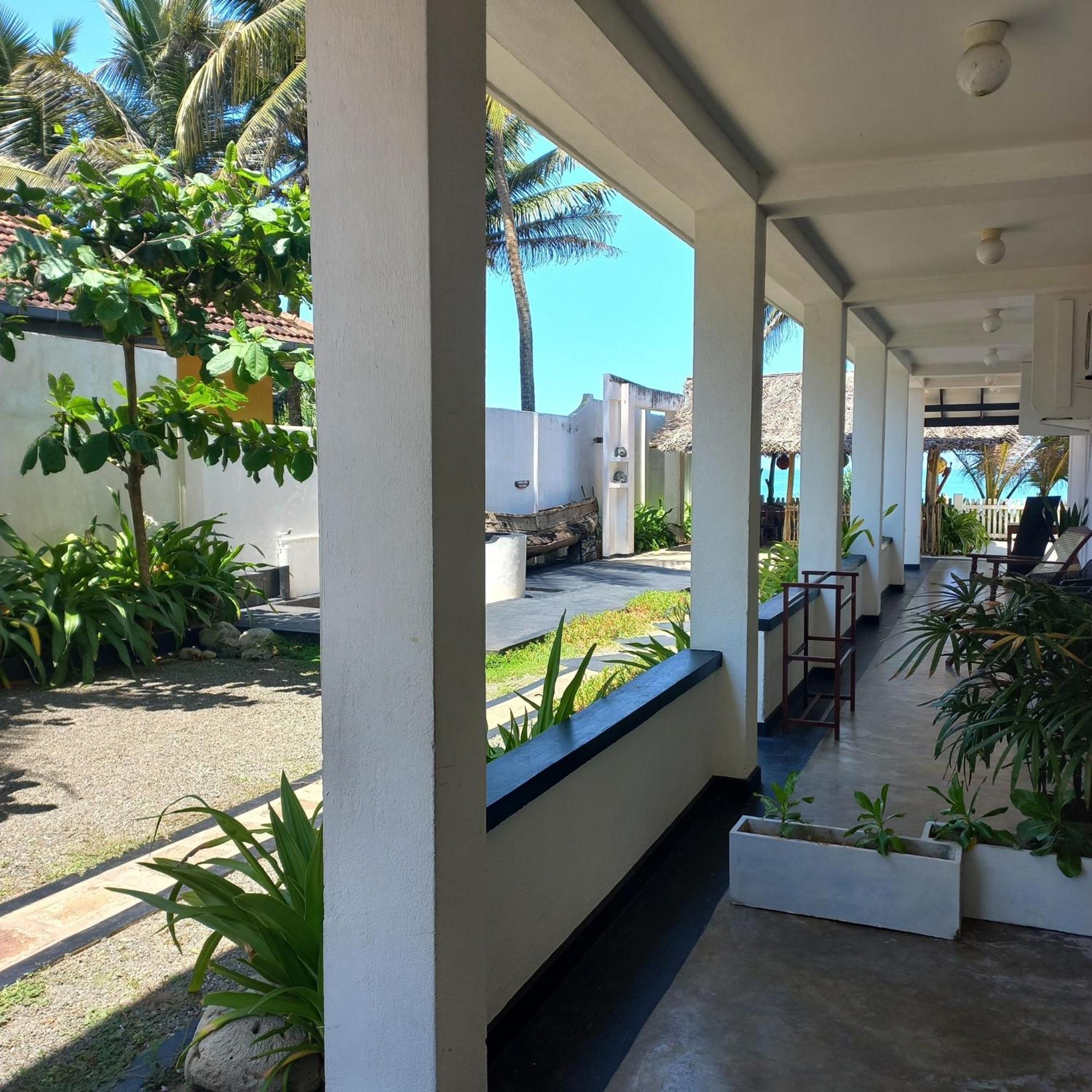 Sailors' Bay Bed & Breakfast Hikkaduwa Luaran gambar