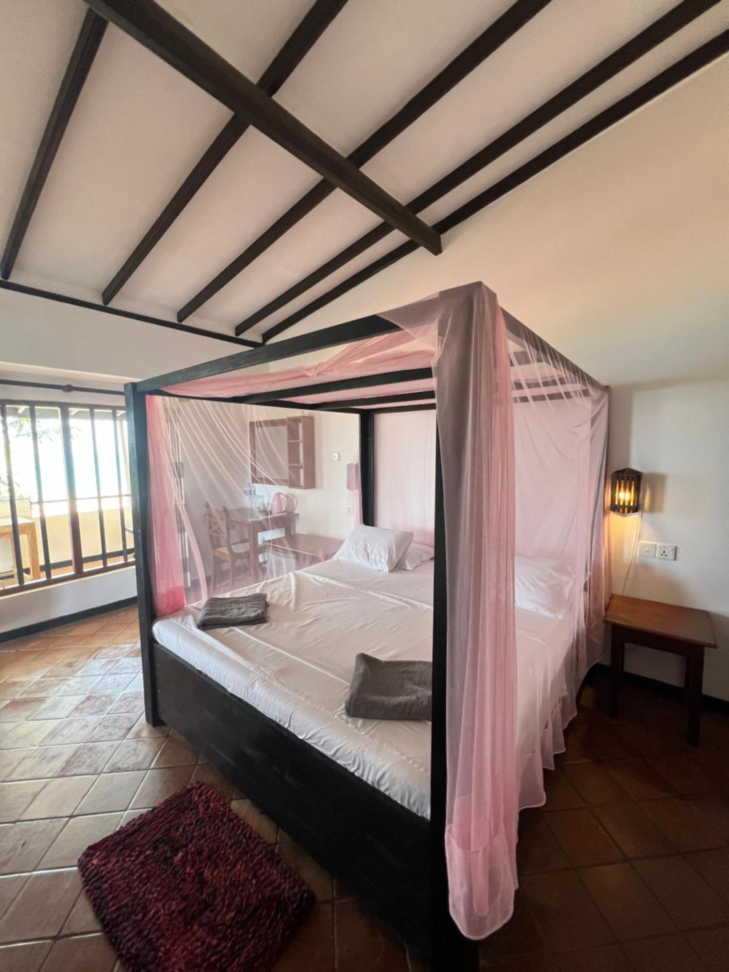 Sailors' Bay Bed & Breakfast Hikkaduwa Luaran gambar