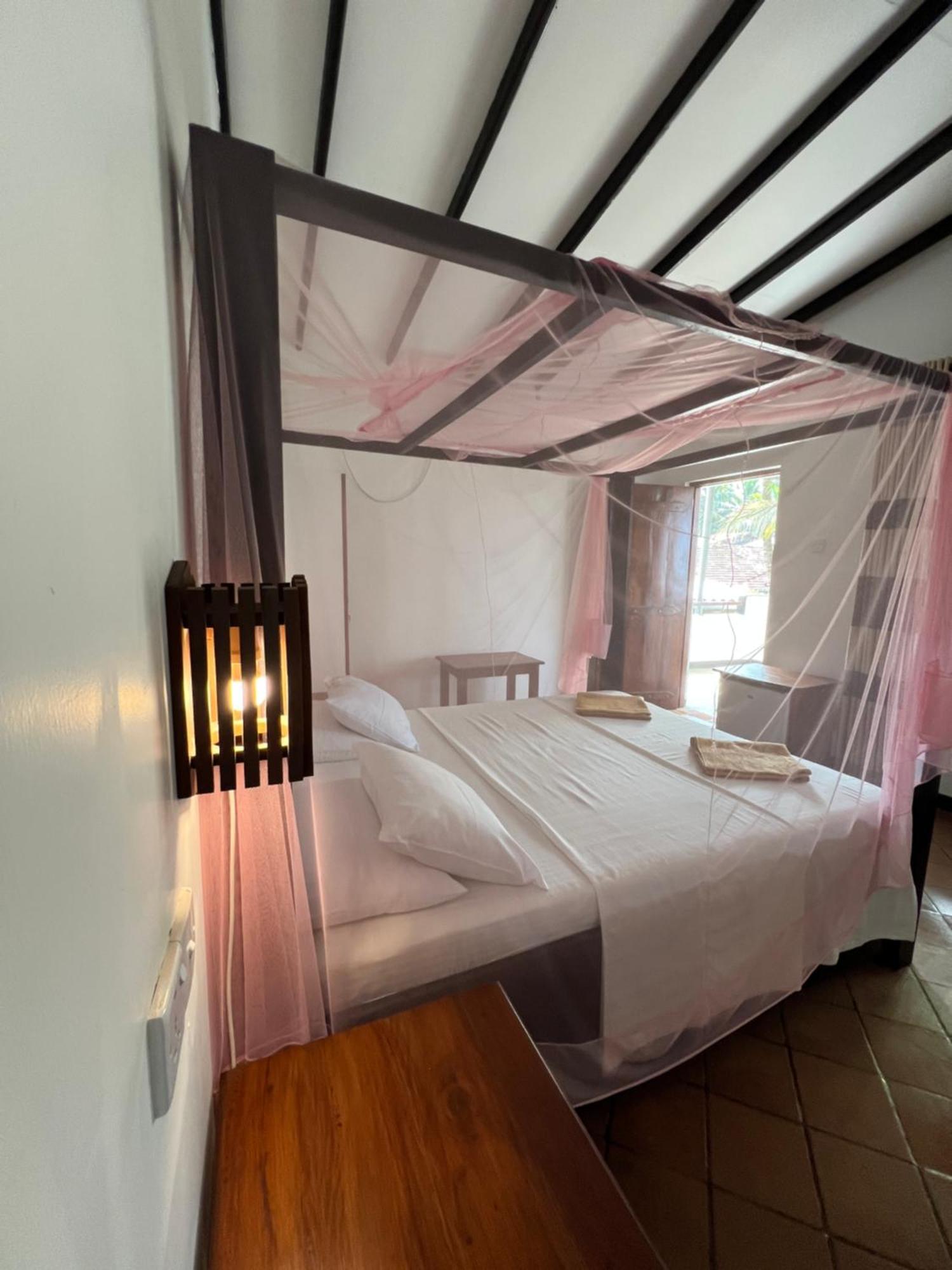 Sailors' Bay Bed & Breakfast Hikkaduwa Luaran gambar