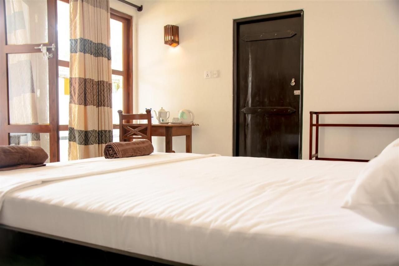 Sailors' Bay Bed & Breakfast Hikkaduwa Luaran gambar